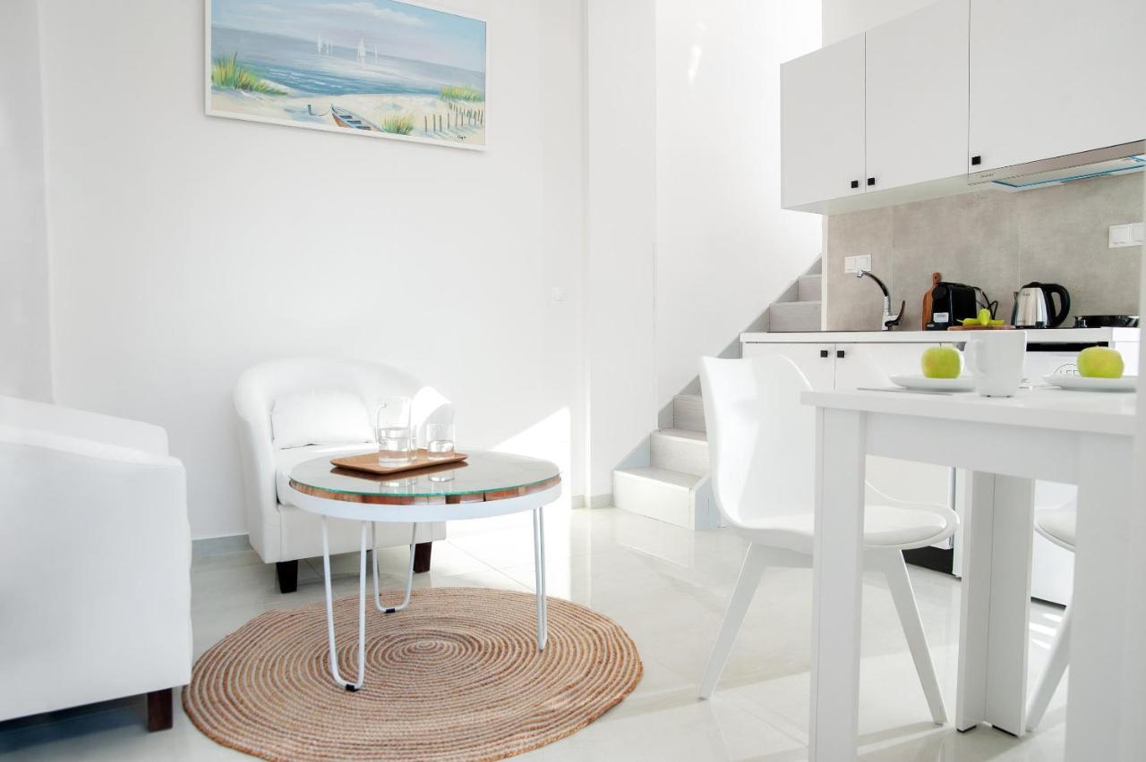 Alekos Luxury Suites Free 24H Transportation From - To Airport Artémida Eksteriør bilde