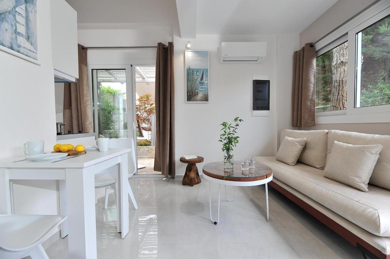 Alekos Luxury Suites Free 24H Transportation From - To Airport Artémida Eksteriør bilde