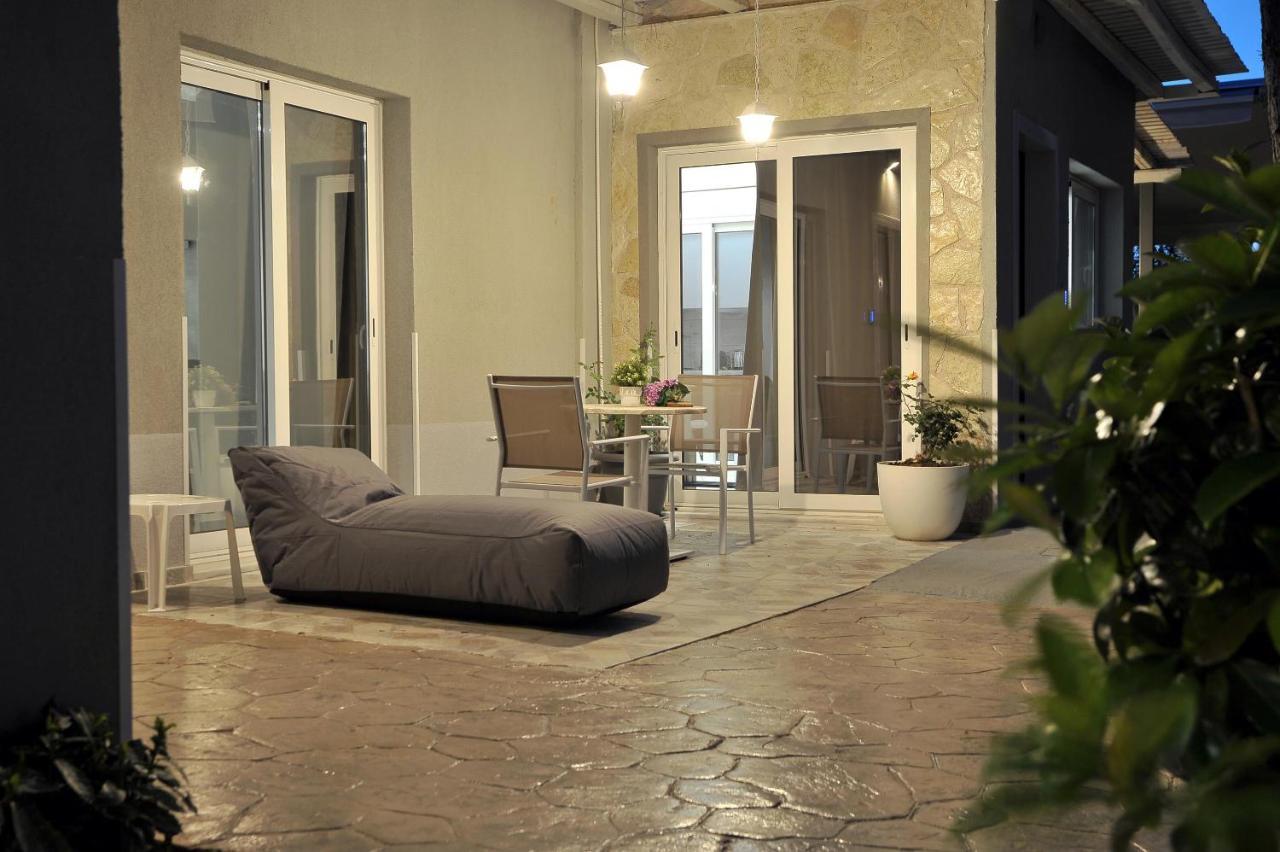 Alekos Luxury Suites Free 24H Transportation From - To Airport Artémida Eksteriør bilde