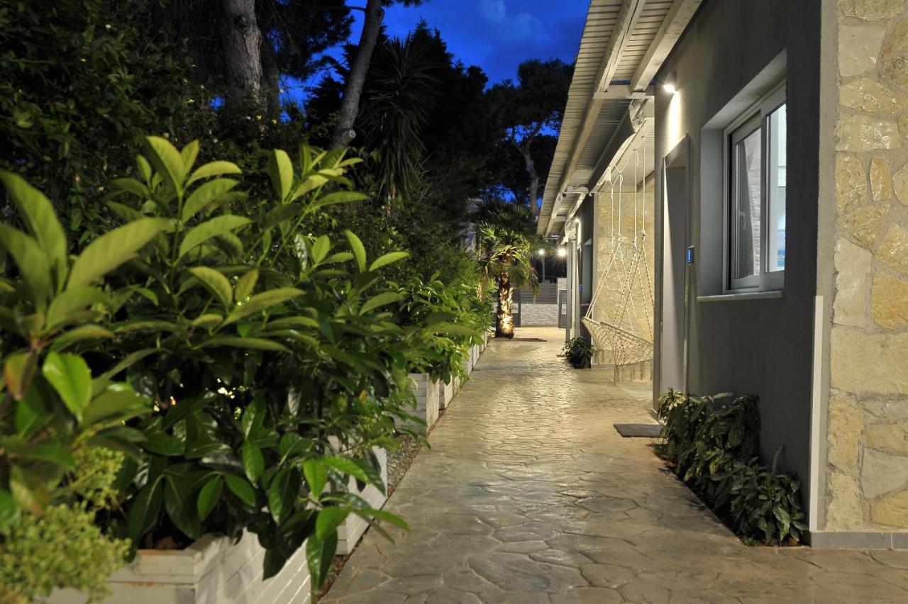 Alekos Luxury Suites Free 24H Transportation From - To Airport Artémida Eksteriør bilde