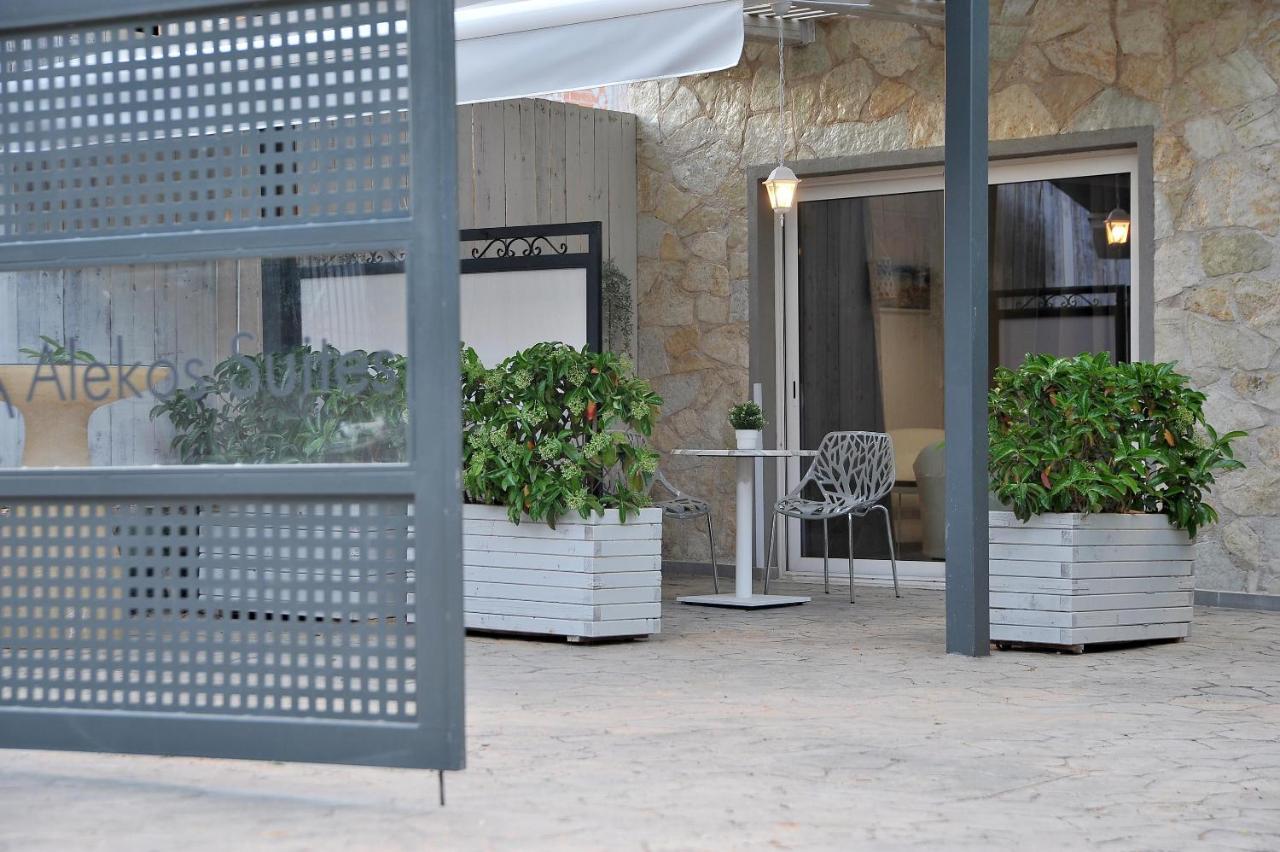 Alekos Luxury Suites Free 24H Transportation From - To Airport Artémida Eksteriør bilde