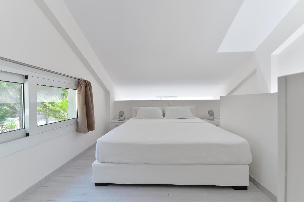 Alekos Luxury Suites Free 24H Transportation From - To Airport Artémida Eksteriør bilde